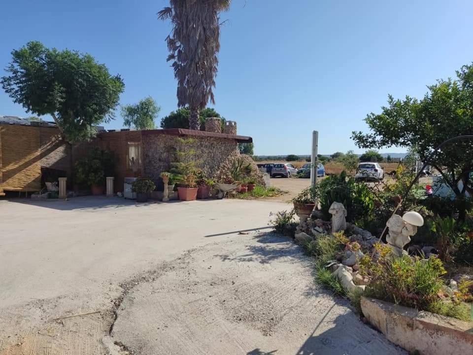Aree Tende Presso La Casa In Campagna Di Ottavia Hotell Alezio Eksteriør bilde